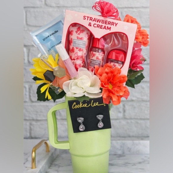 Loaded Tumble Bouquets - Picture 4 of 15